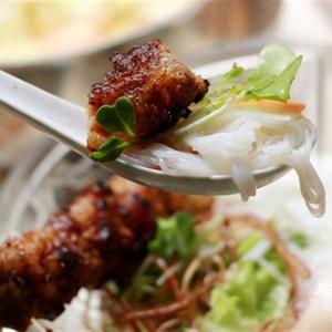 Cách làm bún thịt xiên nướng