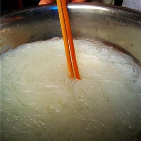 Cách làm bún dưa leo