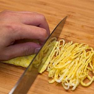 Cách làm bún trộn kiểu Hàn Quốc