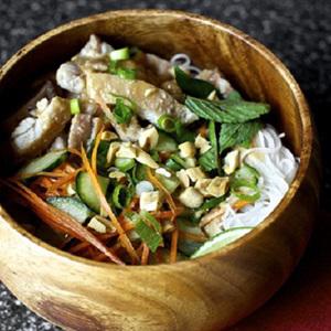 Cách làm bún trộn kiểu Thái