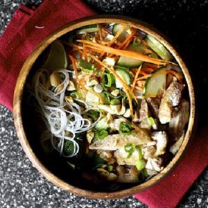 Cách làm bún trộn kiểu Thái