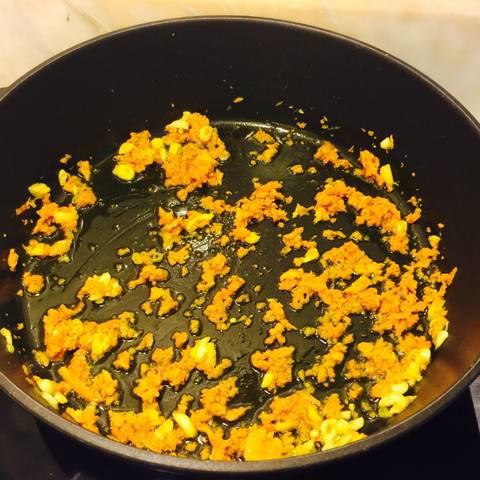 Cách làm bún tươi xào đuôi bò