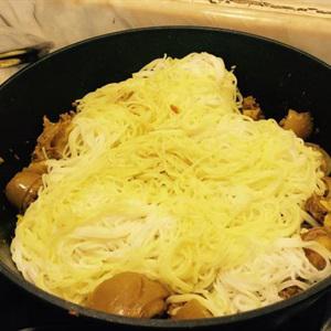Cách làm bún tươi xào đuôi bò