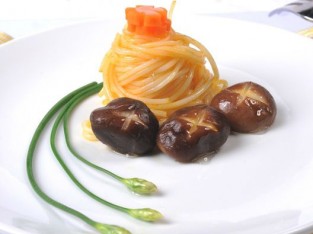 Bún tươi xào nghệ