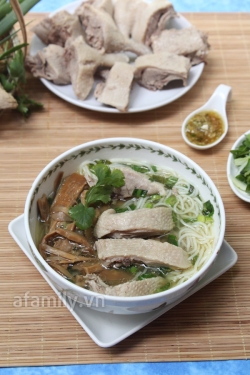 Bún vịt nấu măng