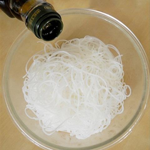 Cách làm bún xào chay