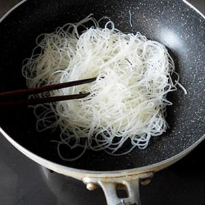 Cách làm bún xào chay
