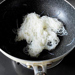 Cách làm bún xào chay