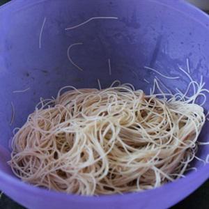 Cách làm bún xào kiểu Sing