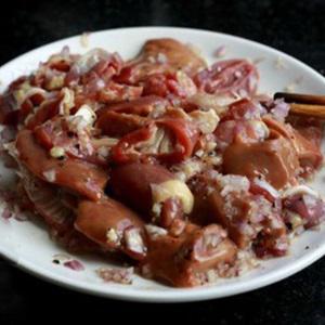 Cách làm bún xào lòng gà