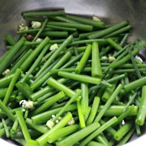 Cách làm bún xào lòng gà