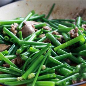 Cách làm bún xào lòng gà