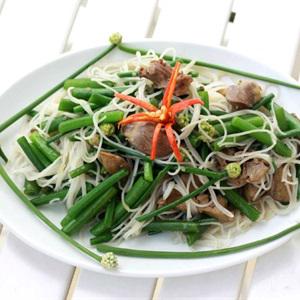 Cách làm bún xào lòng gà