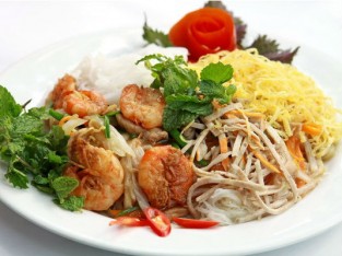 Bún xào ngũ sắc