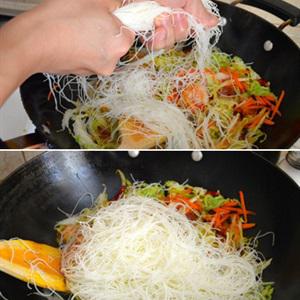 Cách làm bún xào Singapore
