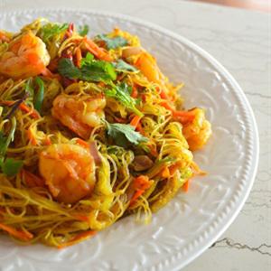 Cách làm bún xào Singapore