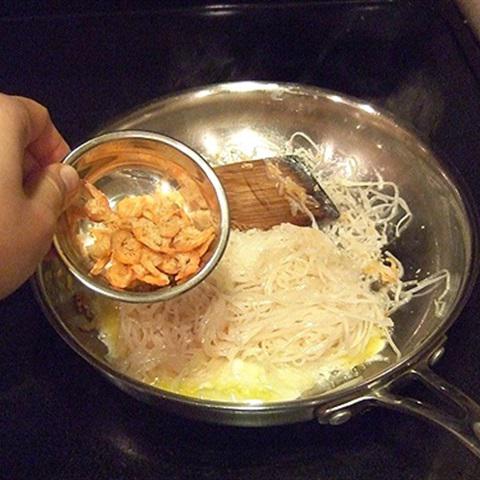 Cách làm bún xào Thái Lan