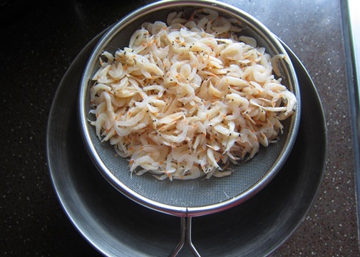 Bún xào tôm thơm ngon ngất ngây