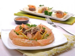 Bưởi đỏ trộn thịt bò