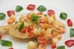 Cá ba sa chiên xào củ quả