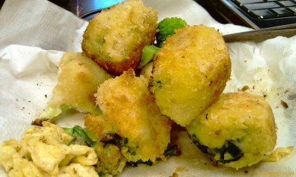 Cá basa bọc bông cải chiên xù