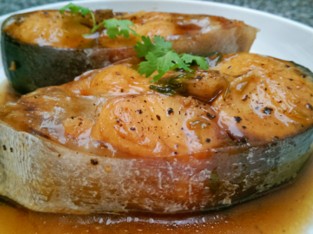 Cá basa kho bắt cơm