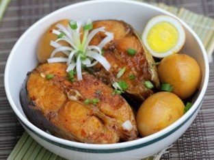 Cá basa kho tàu