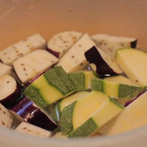 Cách làm cá bọc bột chiên giòn xào cà tím