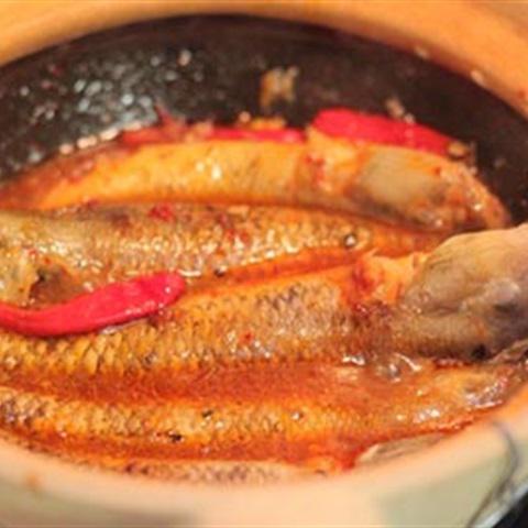 Cách làm cá bống kho củ kiệu và ớt khô