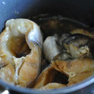 Cách làm cá bông lau kho tộ