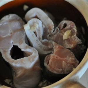 Cách làm cá bông lau kho tộ