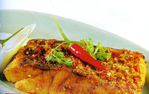 Cá chẽm chiên sả ớt