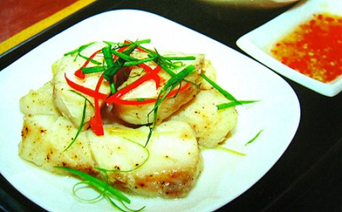 Cá chẻm hấp gừng