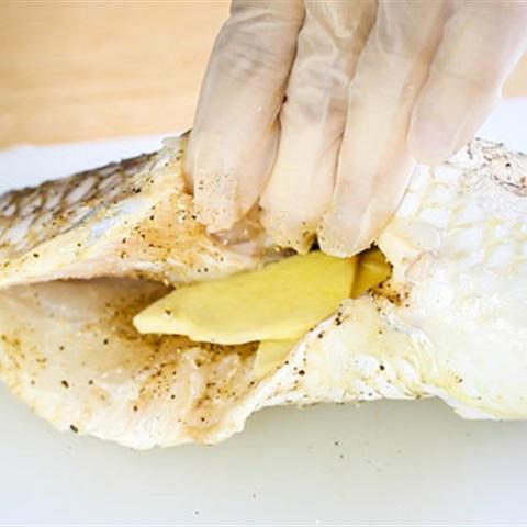 Cách làm cá chẽm hấp sốt nước tương