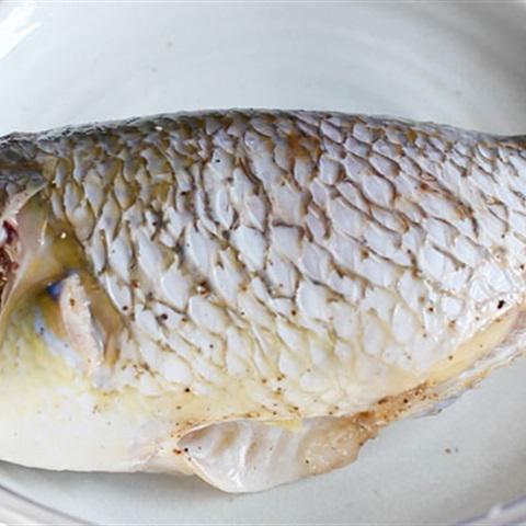 Cách làm cá chẽm hấp sốt nước tương