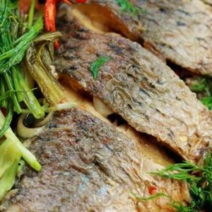 Cách làm cá chép om dưa chua