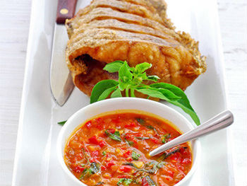 Cá chiên chấm sốt tỏi