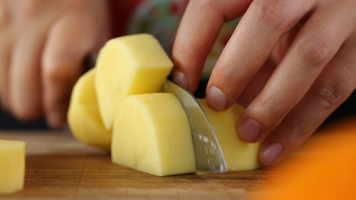 Cá chiên giòn sốt chua ngọt hấp dẫn bất ngờ