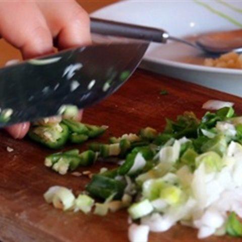 Cách làm cá chiên giòn sốt mè cay