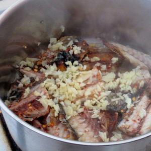 Cách làm cá chiên mắm tỏi