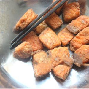 Cách làm cá chiên sốt gừng