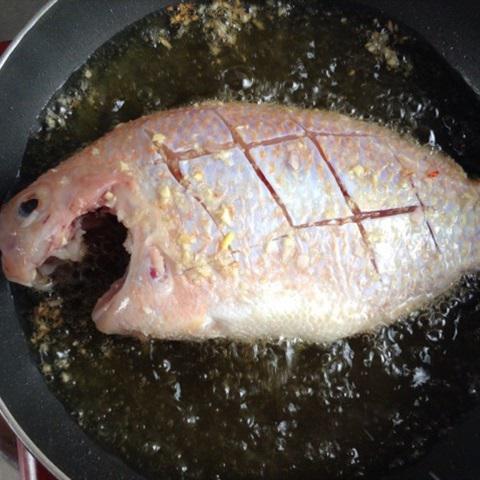 Cách làm cá chiên tẩm phô mai