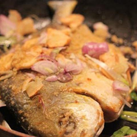 Cách làm cá chim kho riềng