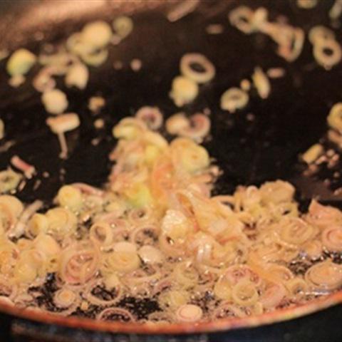 Cách làm cá chim sốt gừng sả