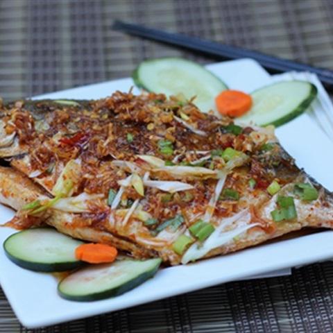 Cách làm cá chim sốt gừng sả