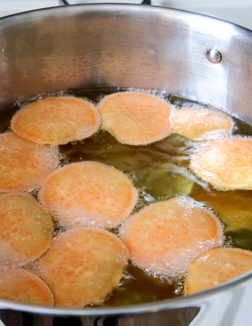 Cà chua nhồi thịt sốt nóng hổi đổi gió cho cả nhà