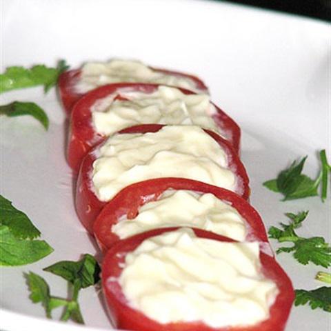 Cách làm cà chua xúc xích quết mayonnaise