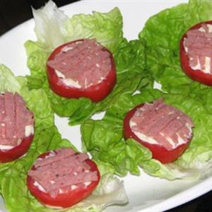 Cách làm cà chua xúc xích quết mayonnaise