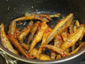 Cá cơm chiên ớt tỏi