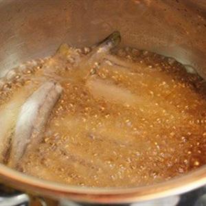 Cách làm cá cơm chiên tỏi ớt 